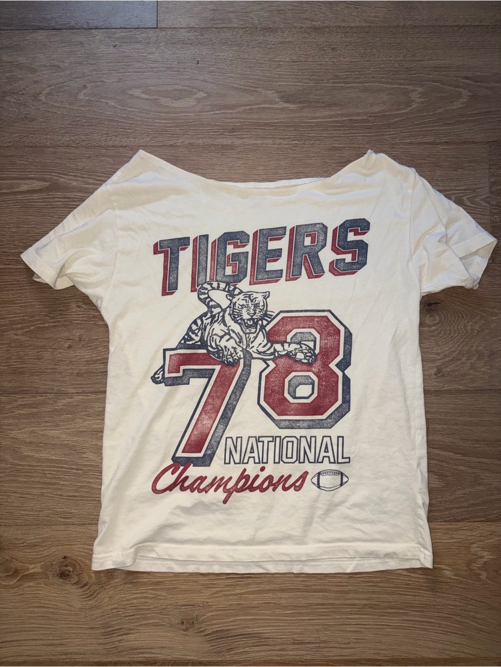 Hollister Tigers oversized tee xs